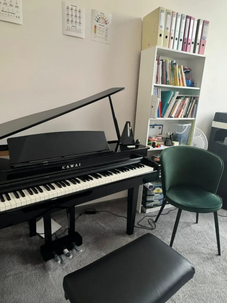 Sala w której odbywa się nauka gry na instrumentach